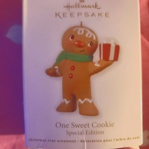 Hallmark keepsake ornament one sweet cookie